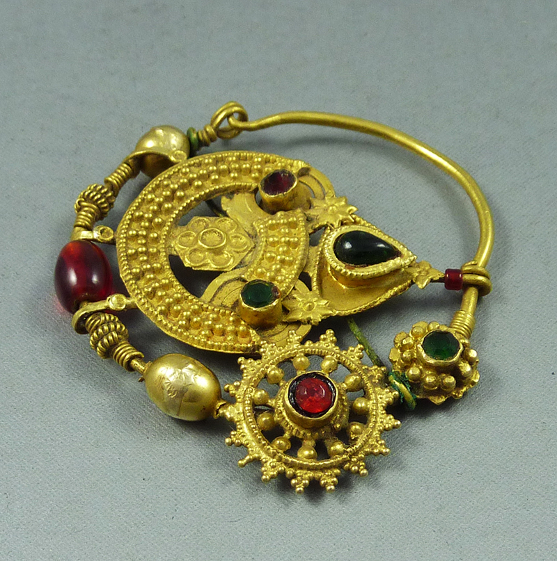 Indian gold nose ring - ethnicadornment