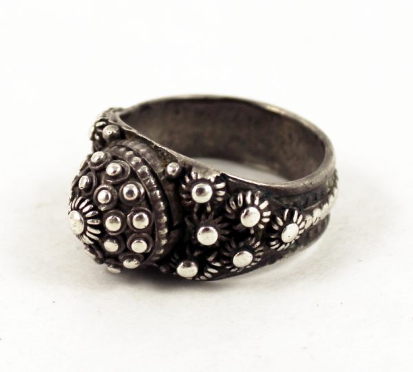 Silver yemen ring