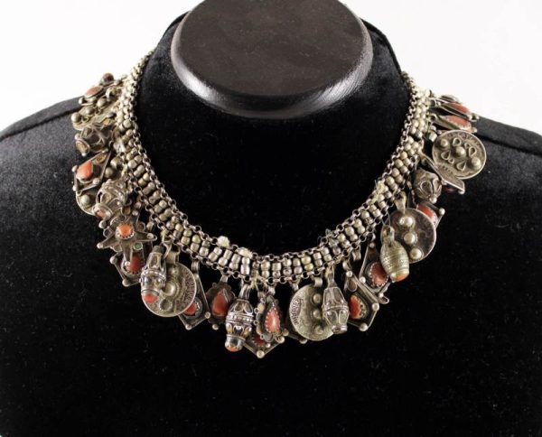 silver and coral Kabyle necklace