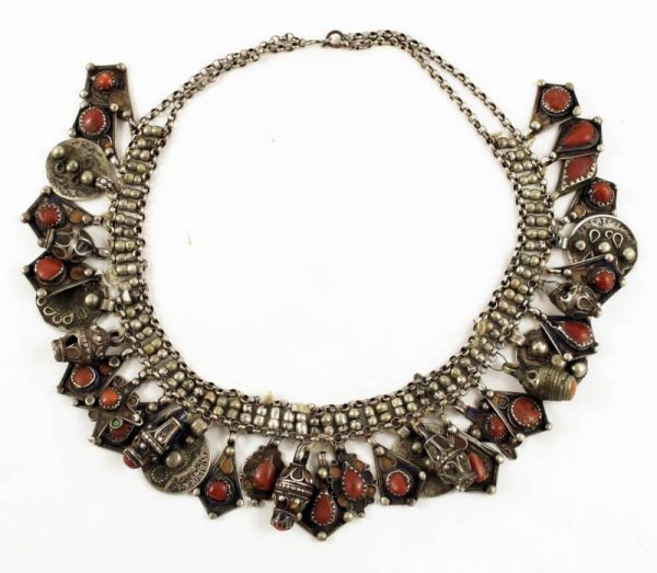 silver and coral Kabyle necklace