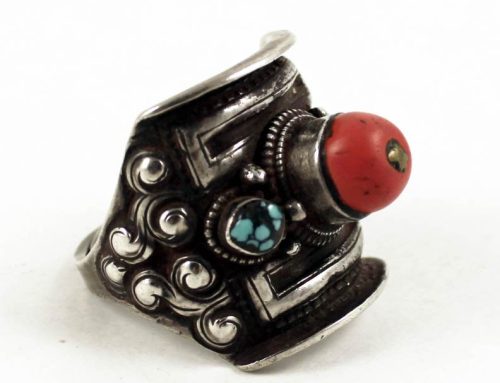 Silver, turquoise and glass saddle ring, Tibet